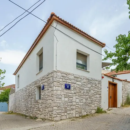 Koey Icinde Zevkle Doesenmis Oezel Havuzlu Lueks Tas Villa Kusadası